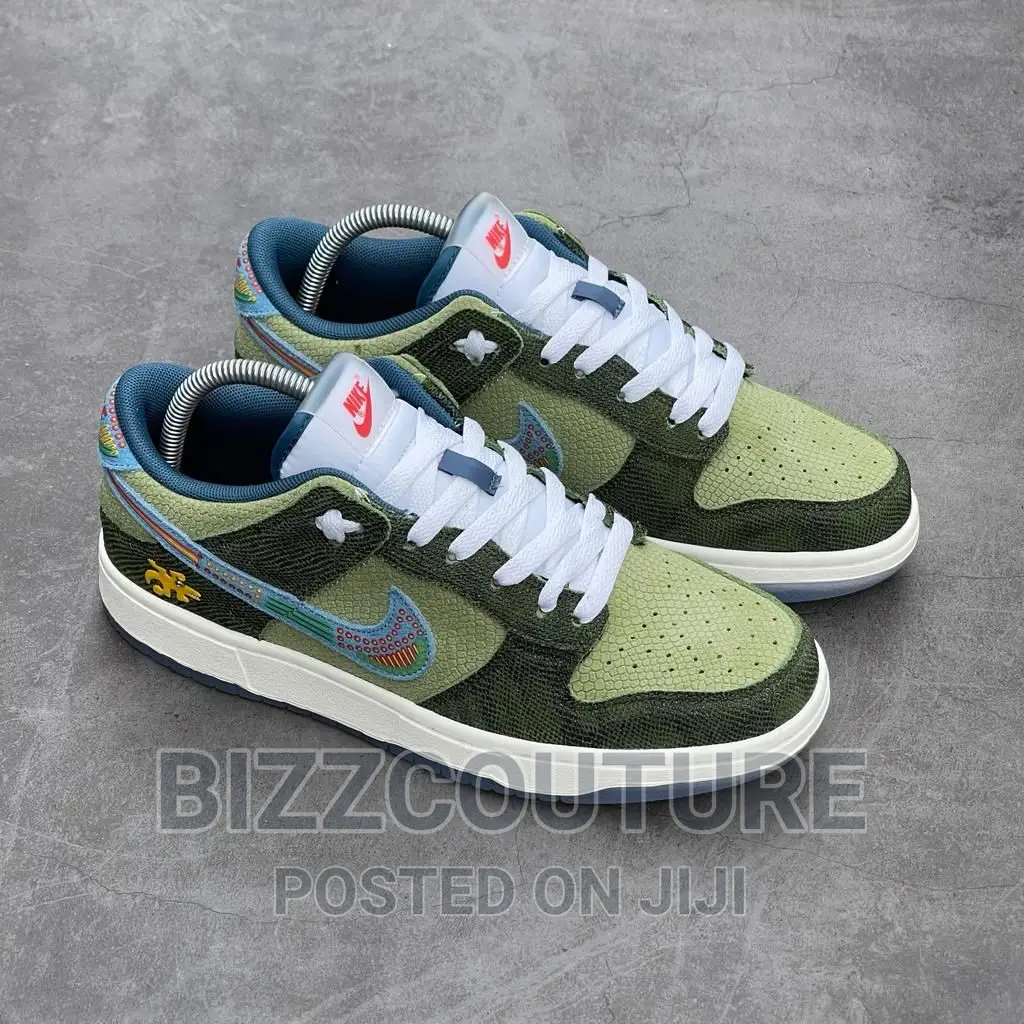 Original NIKE SB DUNK Low Siempre Familia Available in Store