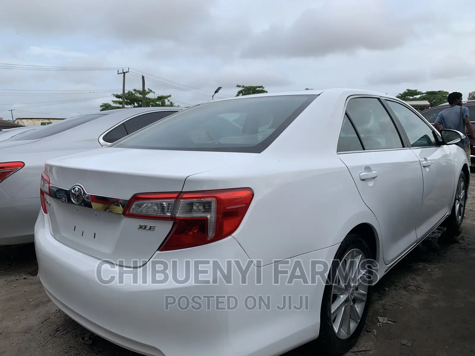 Toyota Camry XLE 4dr Sedan w/Prod. End 11/13 (2.5L 4cyl 6A) 2014 White