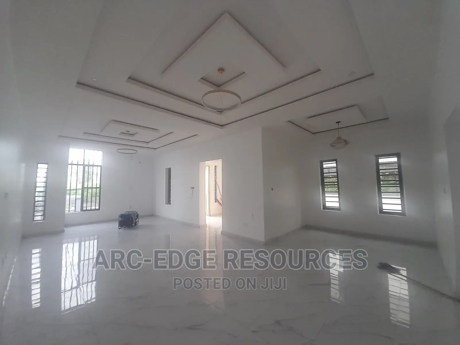 5bdrm Duplex in Lekki Phase 1 for sale