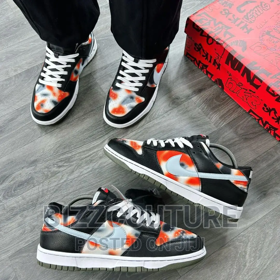 Original NIKE SB DUNK Low SE TIE DYE Available in Store