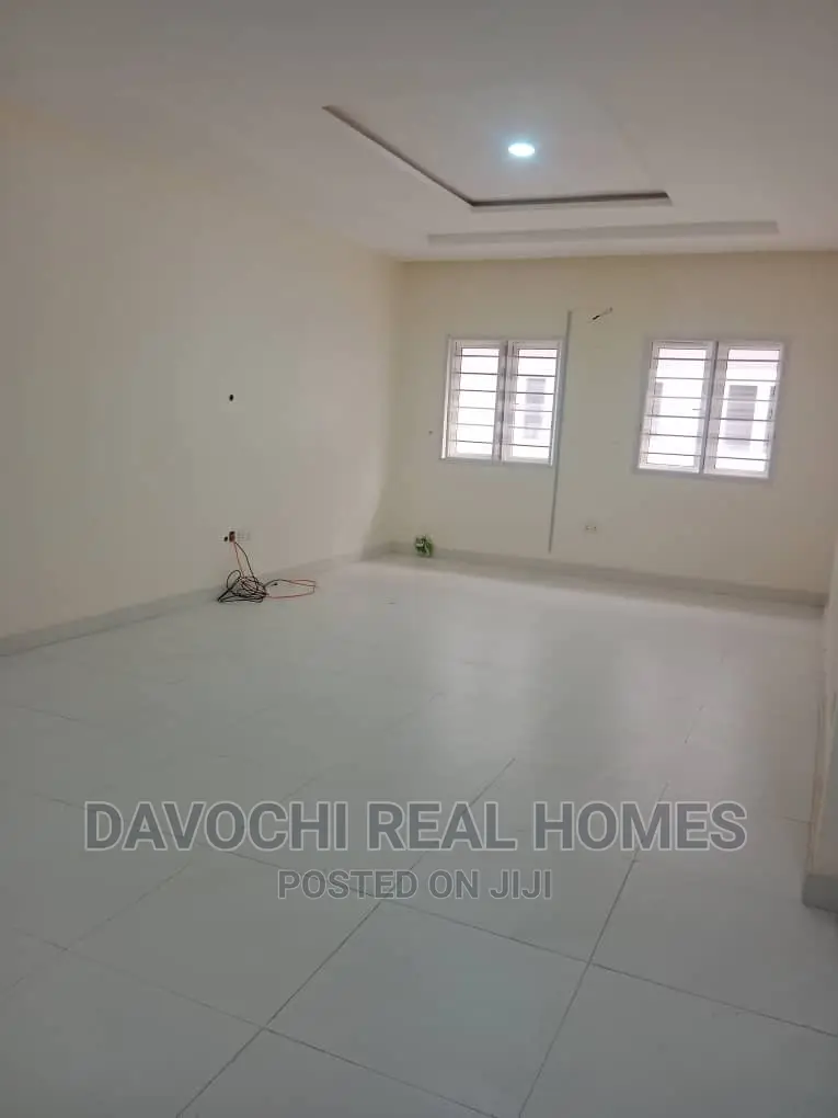 3bdrm Duplex in Orchid Road, Lekki for rent