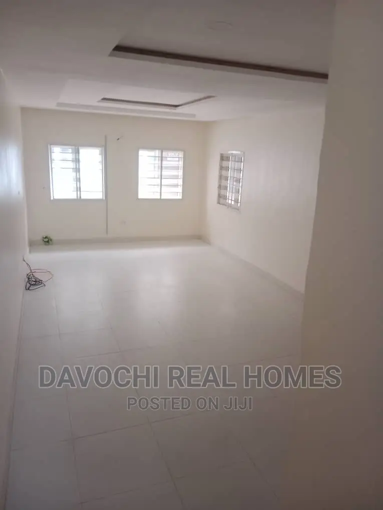 3bdrm Duplex in Orchid Road, Lekki for rent