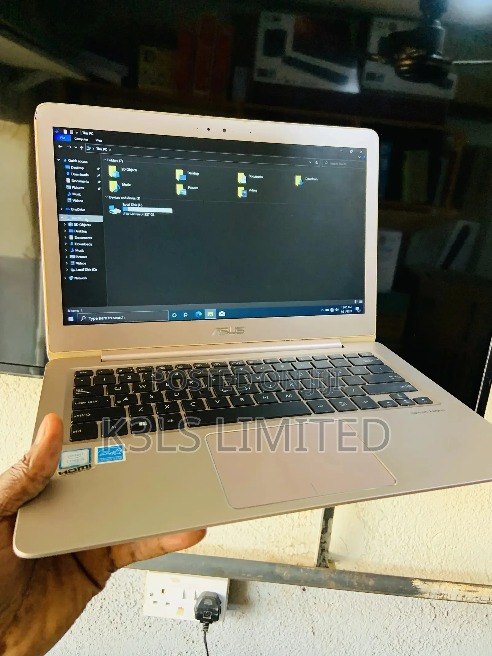 Laptop Asus ZenBook UX330UA 8GB Intel Core I5 SSD 256GB