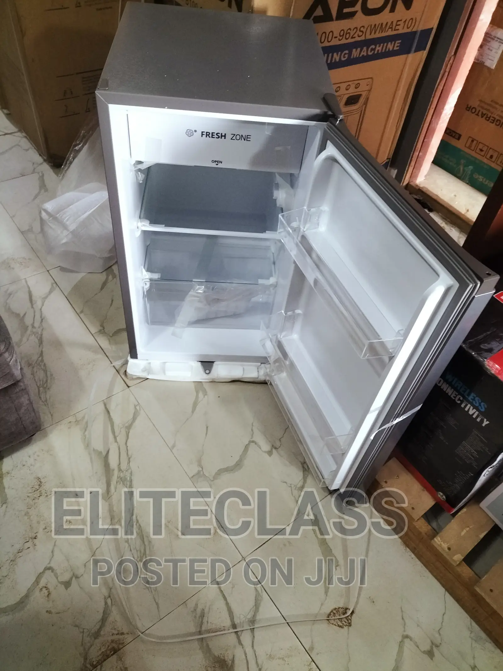New-in Hisense 121 Litres Refrigerator (REF121DR)