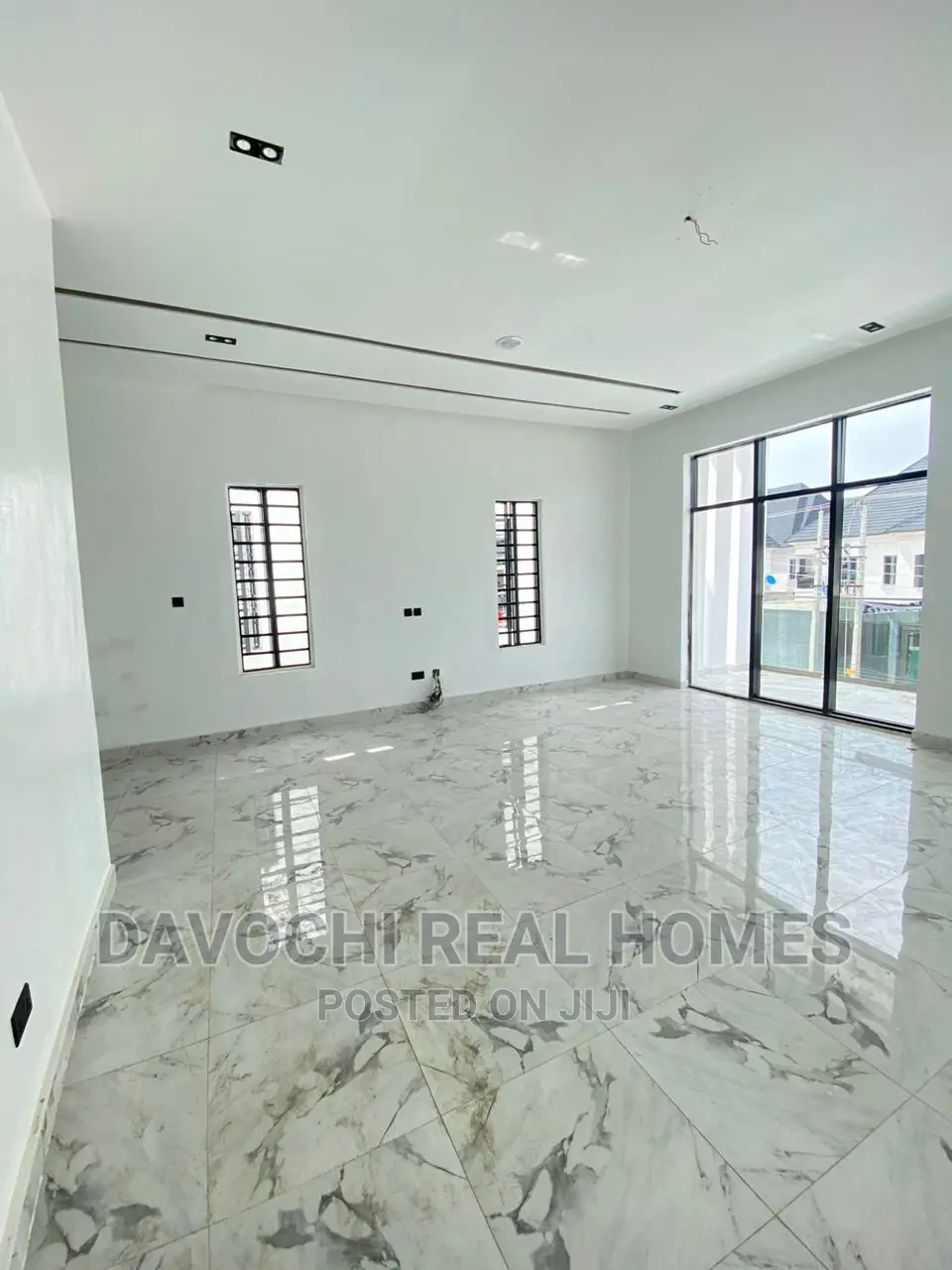5bdrm Duplex in Orchid Road, Lekki for sale