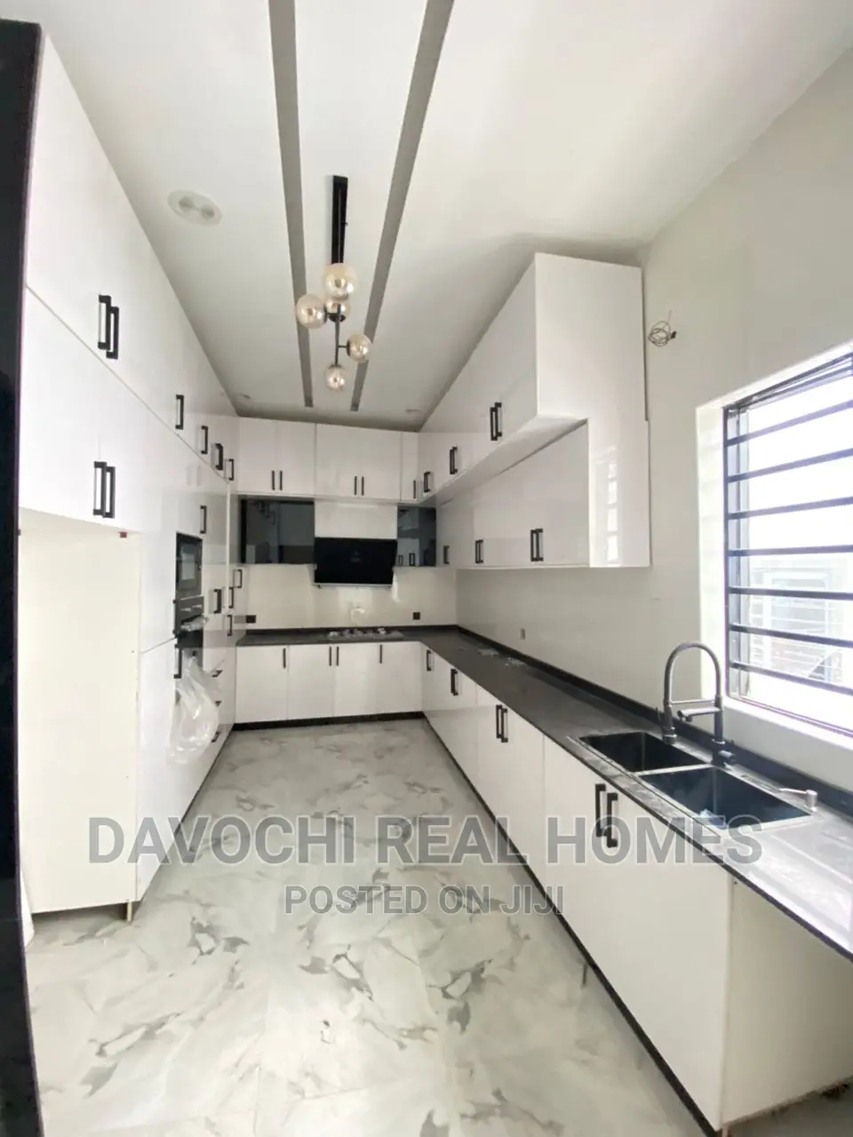 5bdrm Duplex in Orchid Road, Lekki for sale