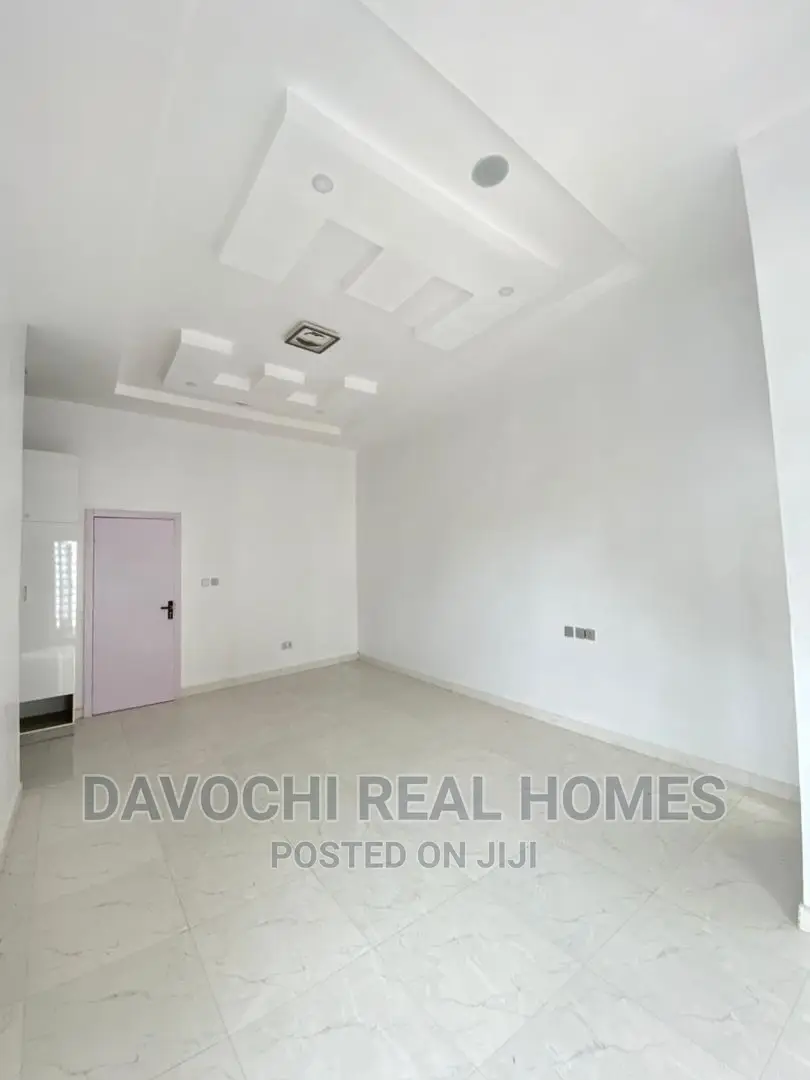 4bdrm Duplex in Chevron Drive, Lekki for sale