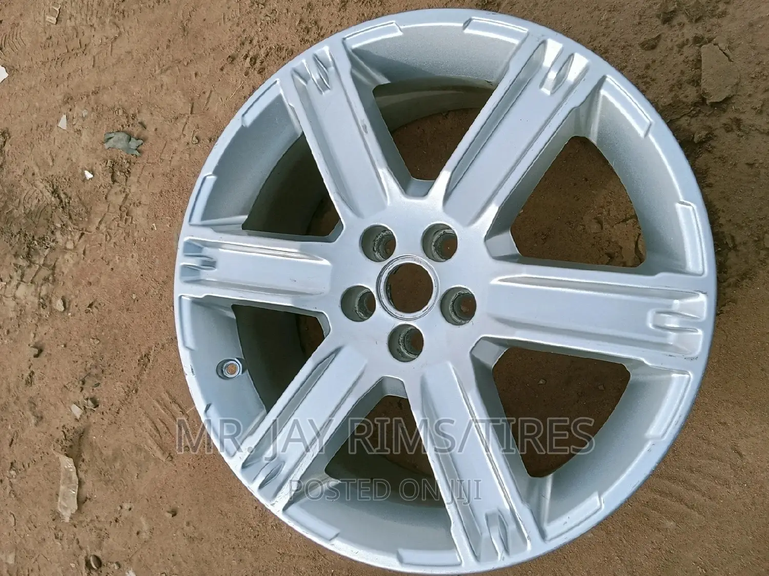 Neatly Used 19inch Rims for Range Rover Evoque