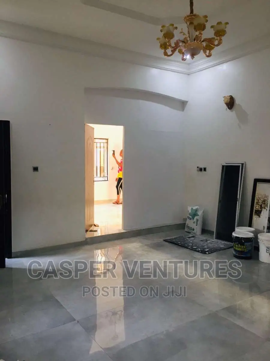 Mini Flat in Idado for rent