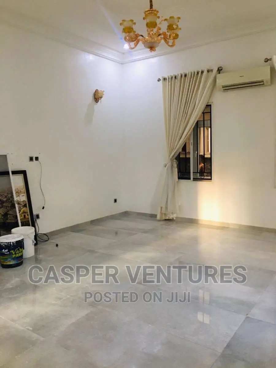 Mini Flat in Idado for rent