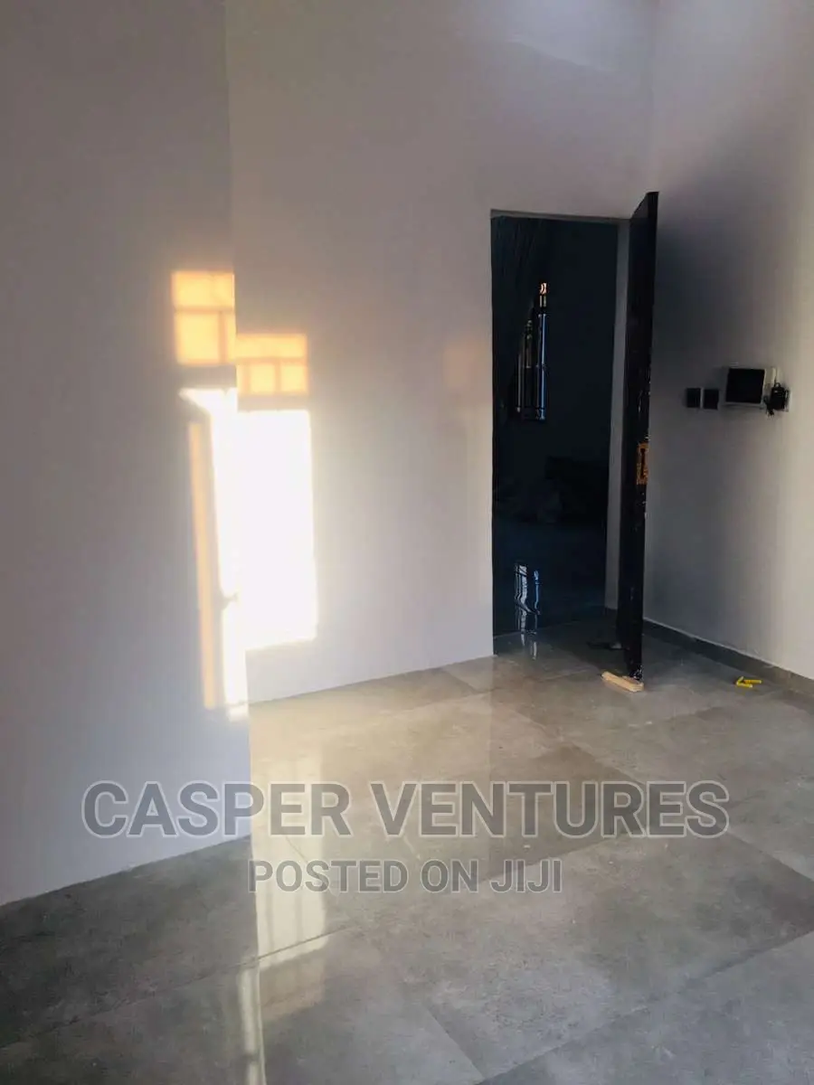 Mini Flat in Idado for rent