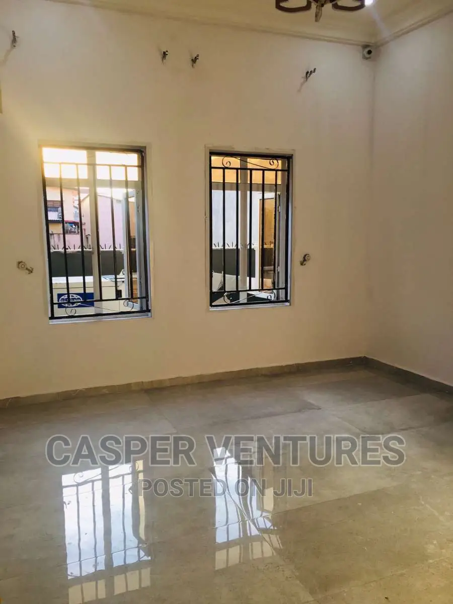 Mini Flat in Idado for rent
