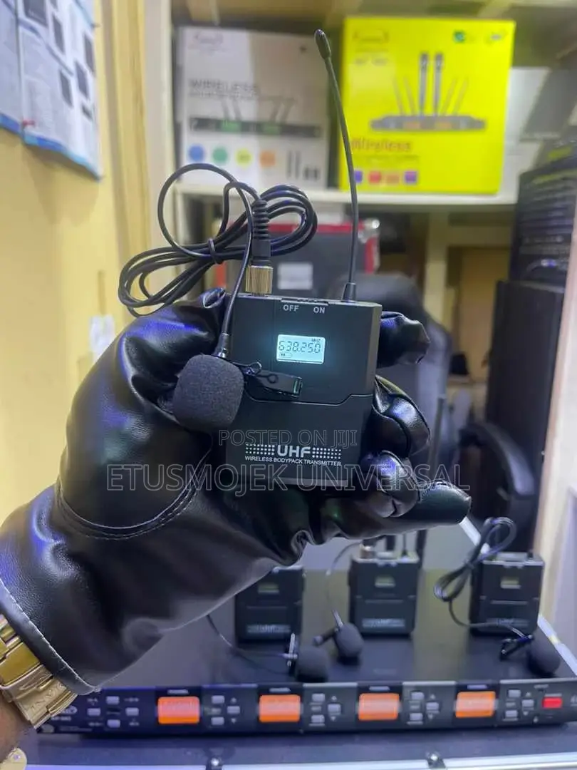 KP-940 Arranged in 4 Bodypack Lapel Wireless Microphone