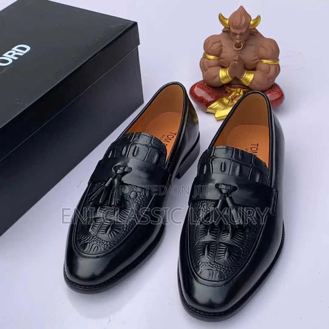 Super High Quality Luxury Shoes Tom Ford Available in Store
