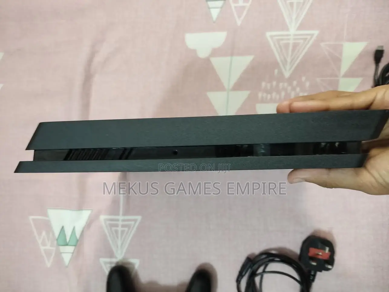 PS4 SLIM CONSOLE 1TB With All the Accessories Intact