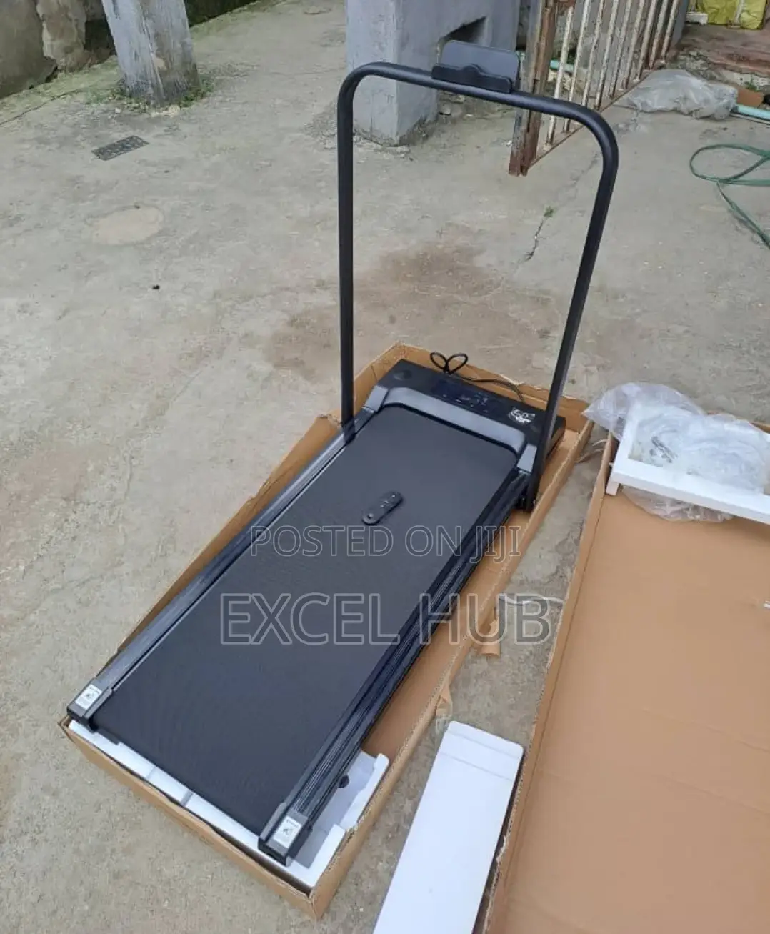 2hp Treadmill With Handle Bar