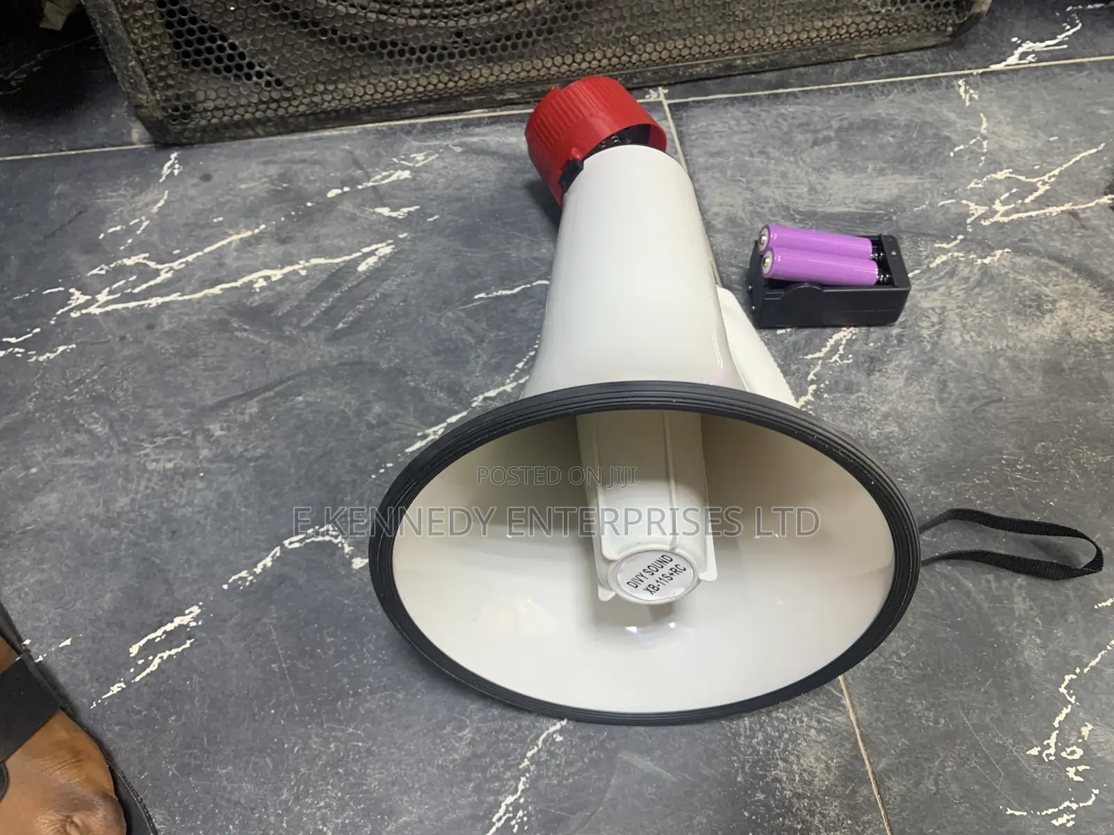 Rechargeable Handle Megaphone Bluetooth/Recording/Charger
