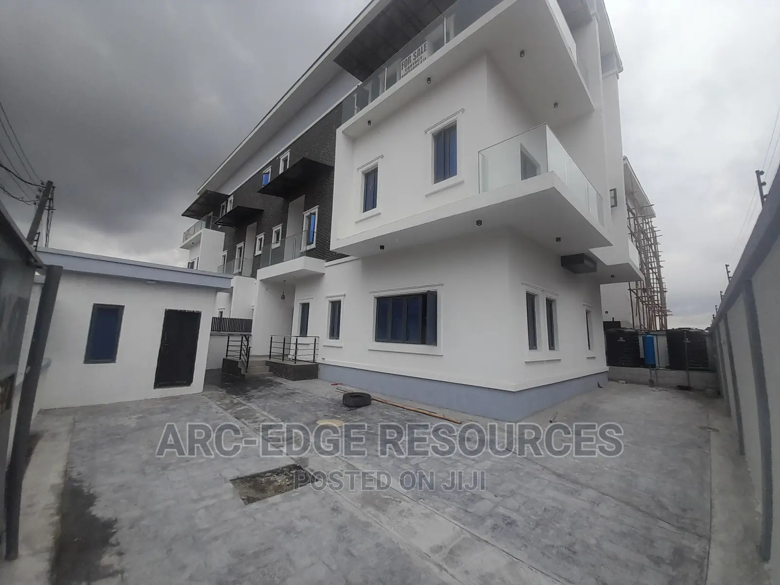 5bdrm Duplex in Apple Junction for sale