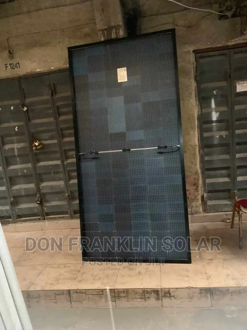 600watts Mono Canadian Solar Black Frame Panel