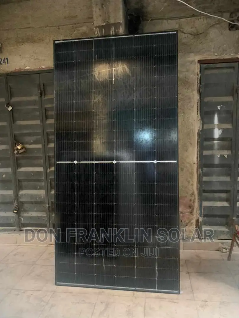 600watts Mono Canadian Solar Black Frame Panel