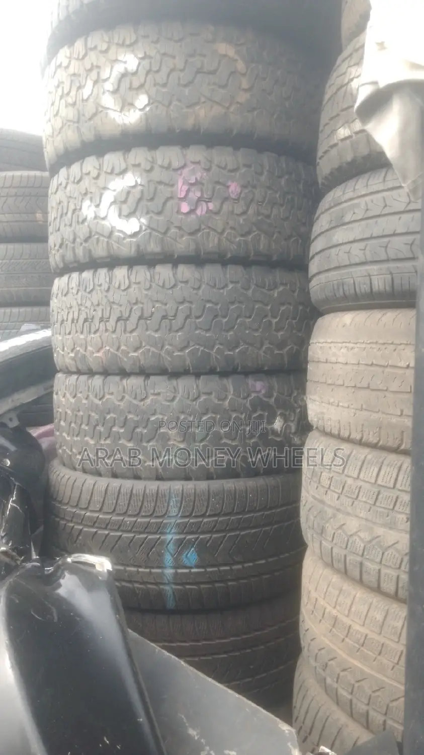 Good Quality an Tyres of Ur SUV Jeep