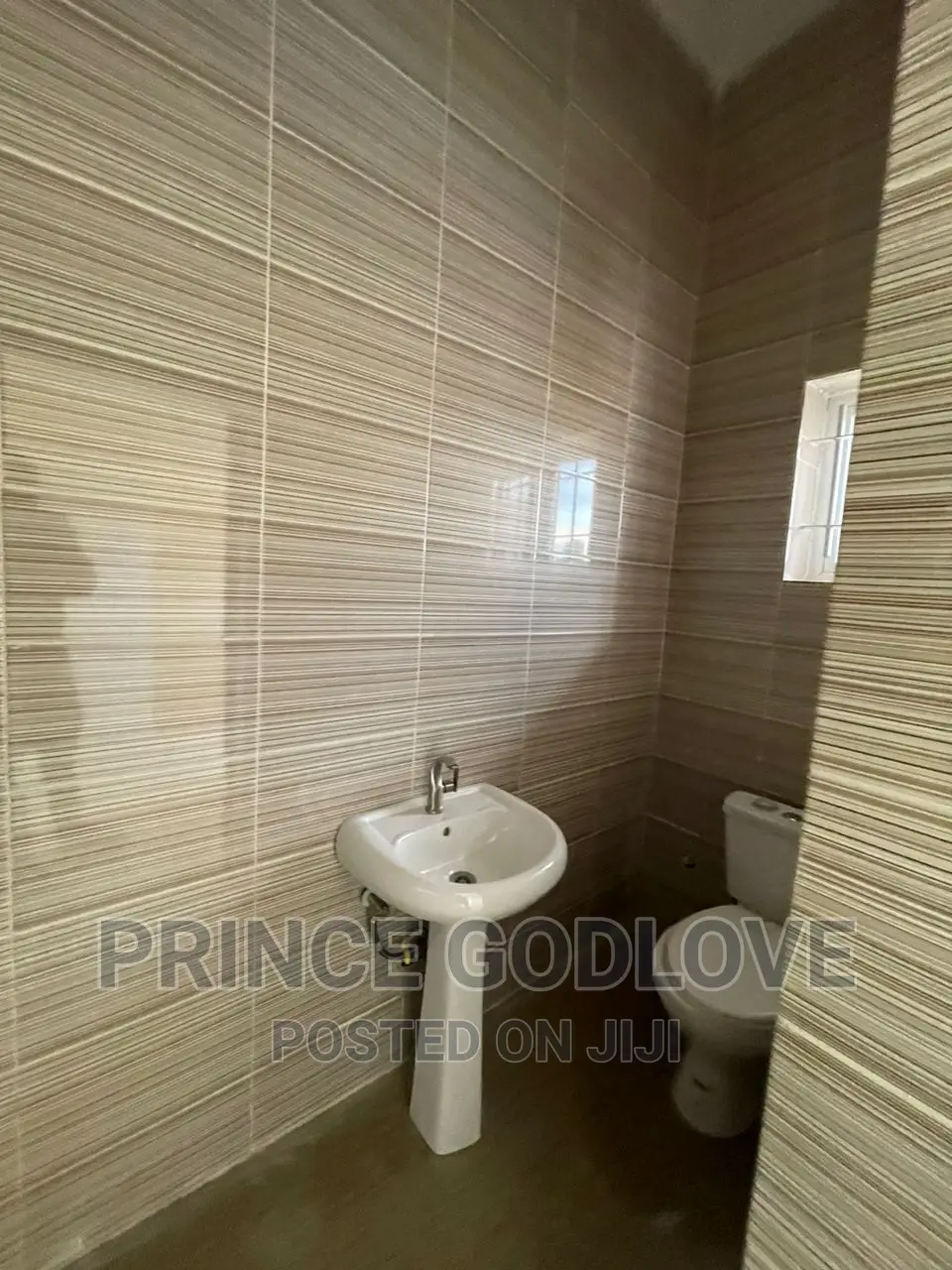 3bdrm Apartment in Munach Estate, Dawaki for rent