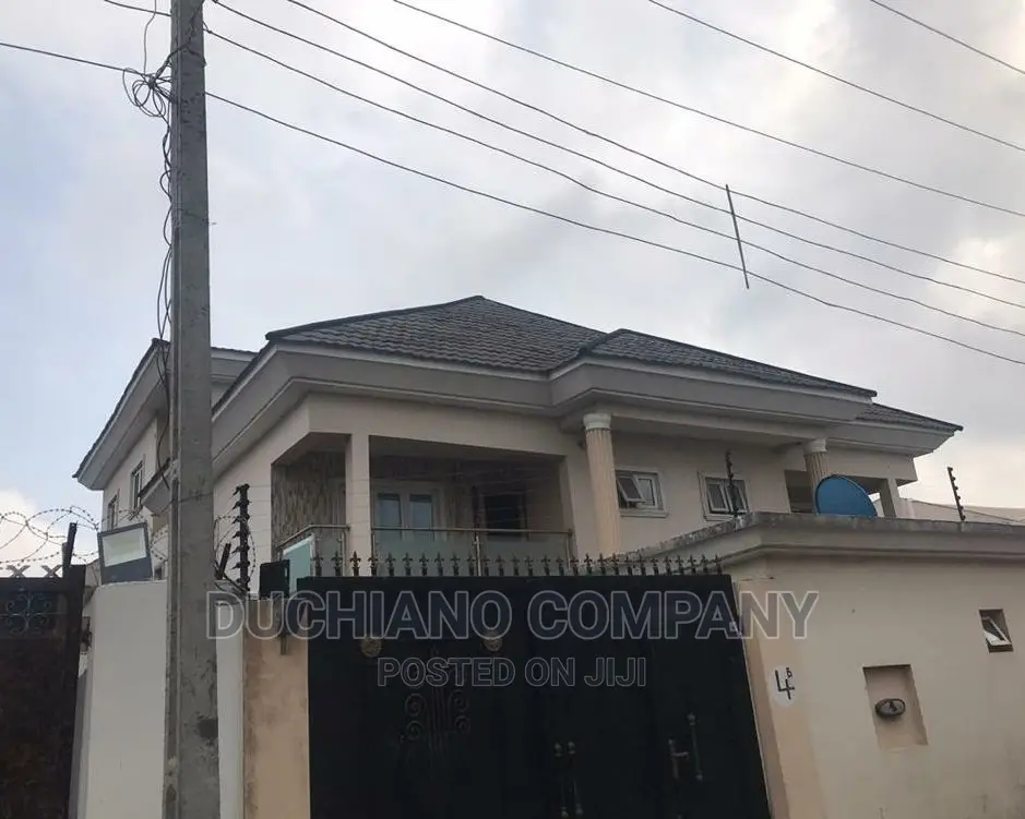 5bdrm Duplex in Igbo-efon for sale