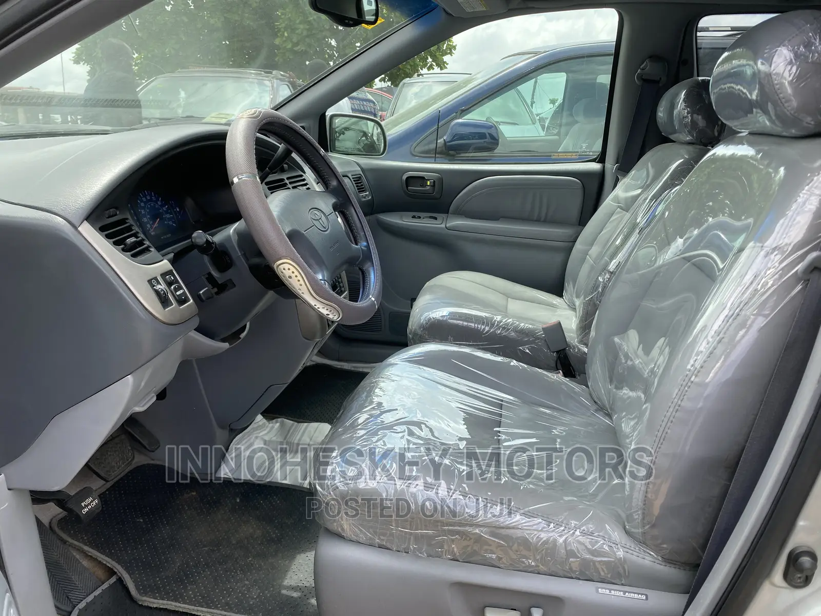 Toyota Sienna XLE 2002 Gold