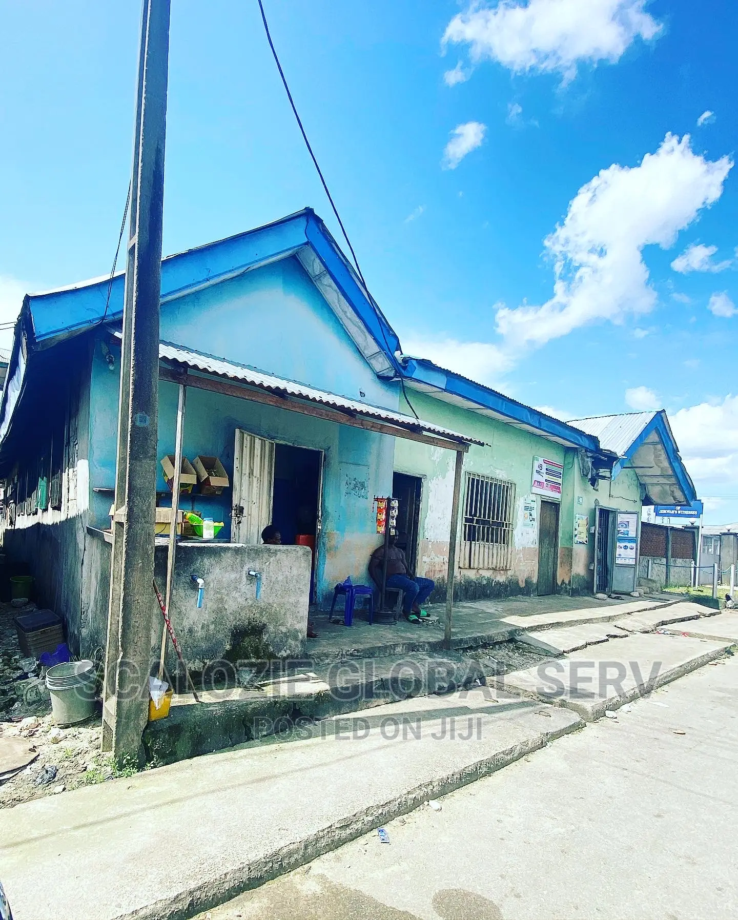 2 Nos 3 Bedroom, 1 Selfcon, 18 Single Rooms 2 Shops + Cofo