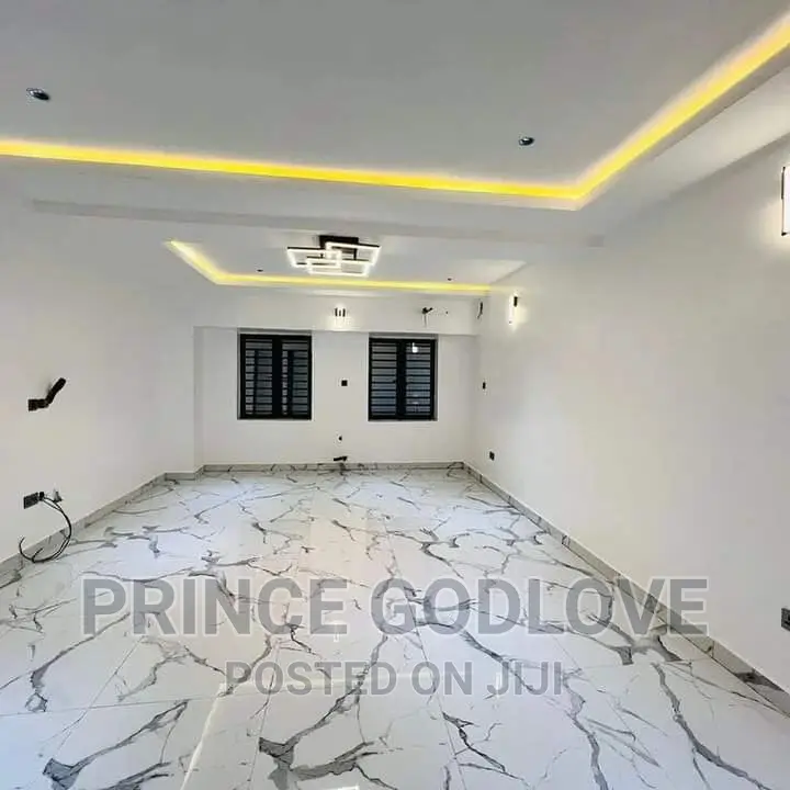 5bdrm Duplex in Kado for sale