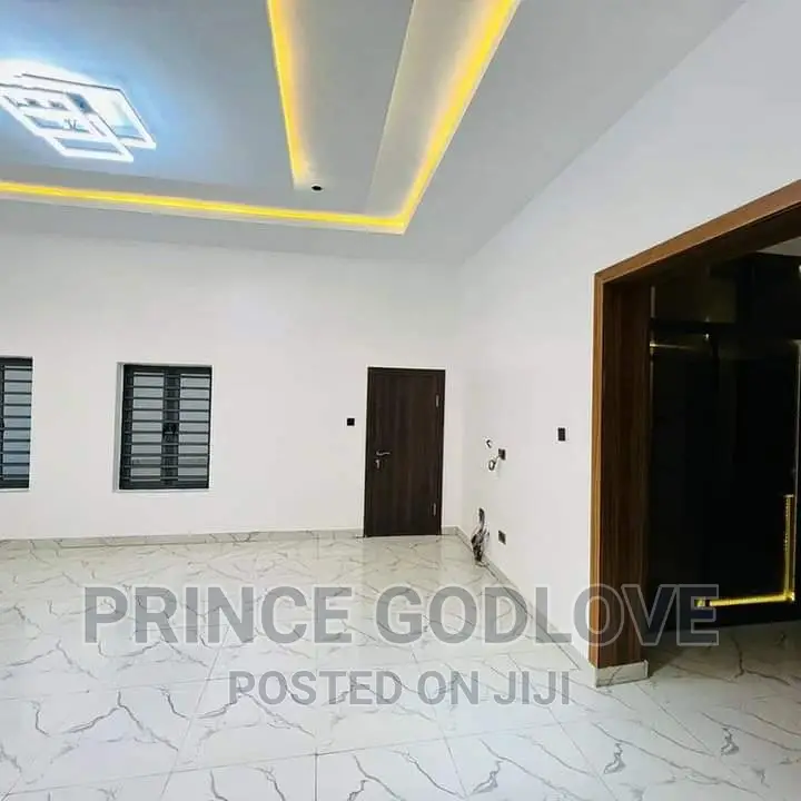 5bdrm Duplex in Kado for sale