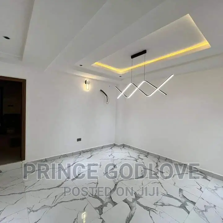 5bdrm Duplex in Kado for sale