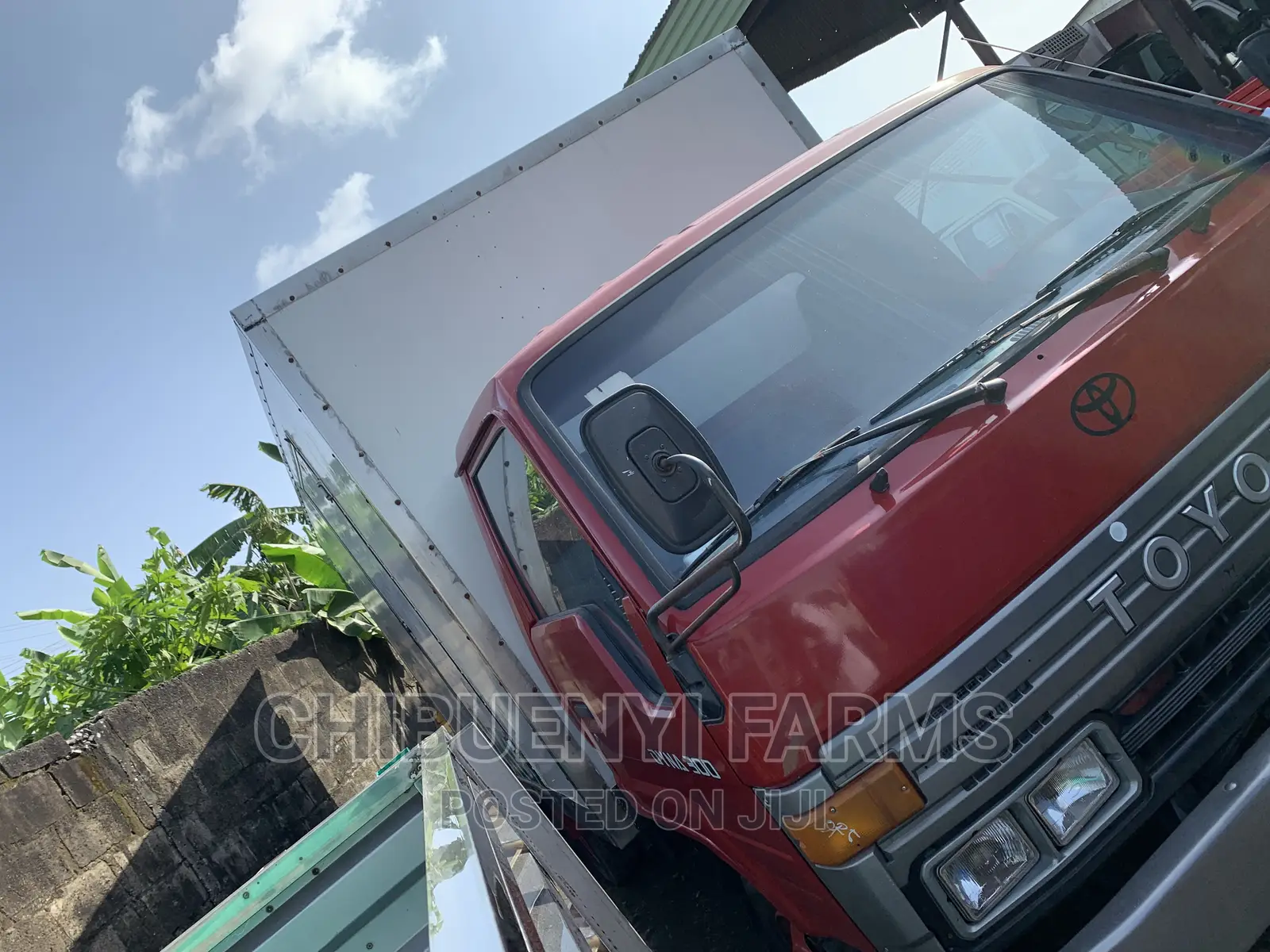 Toyota Dyna Container Truck