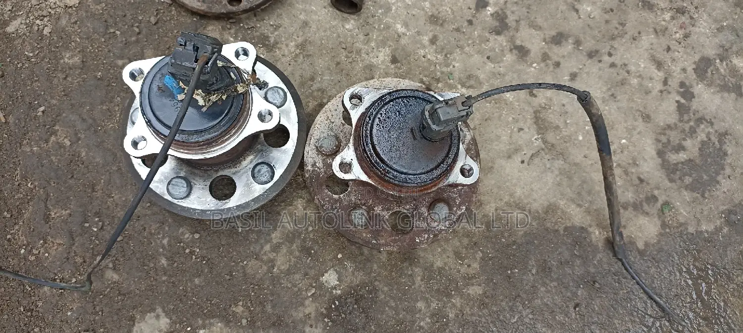 Complete Hub With Bearings Camry 012