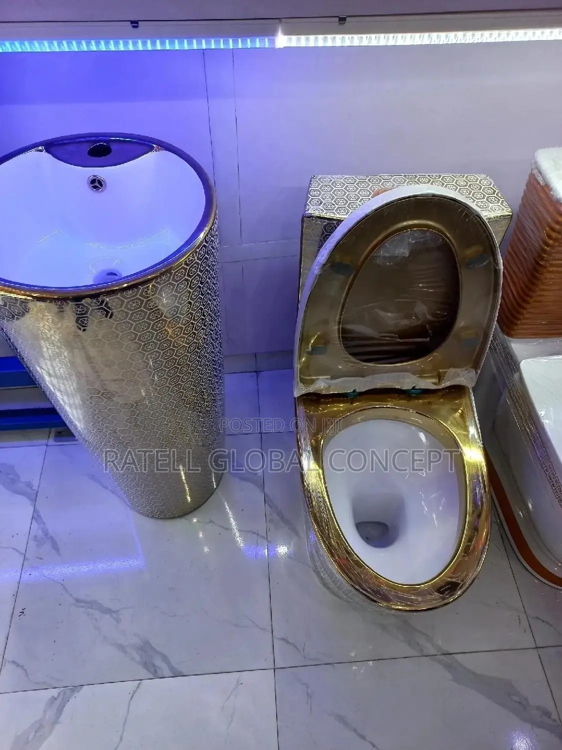 Gold Executive Toilet Set