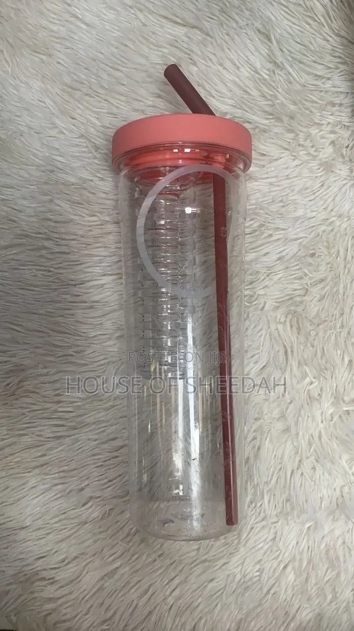 700ml Large Capacity Infuser Water Bottle With Straw