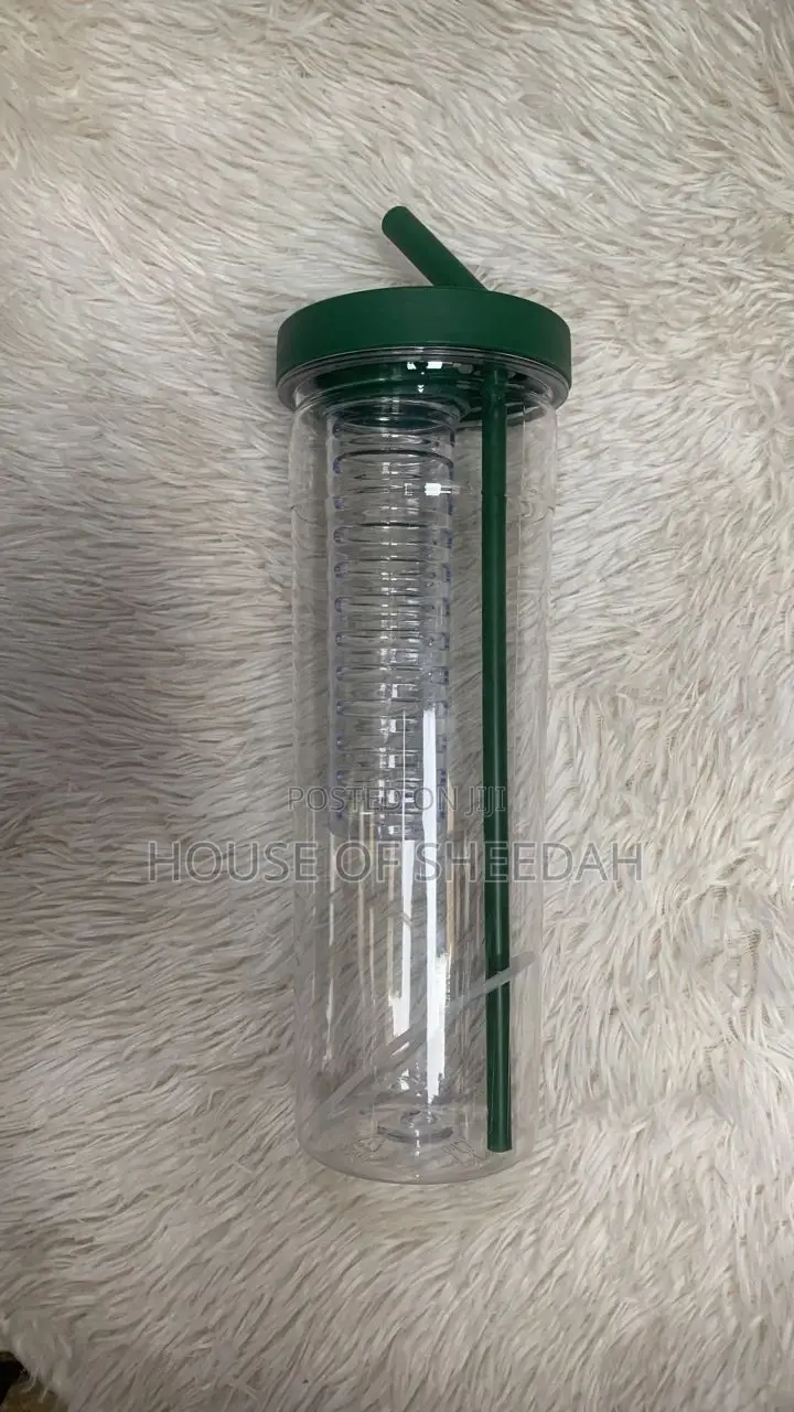 700ml Large Capacity Infuser Water Bottle With Straw