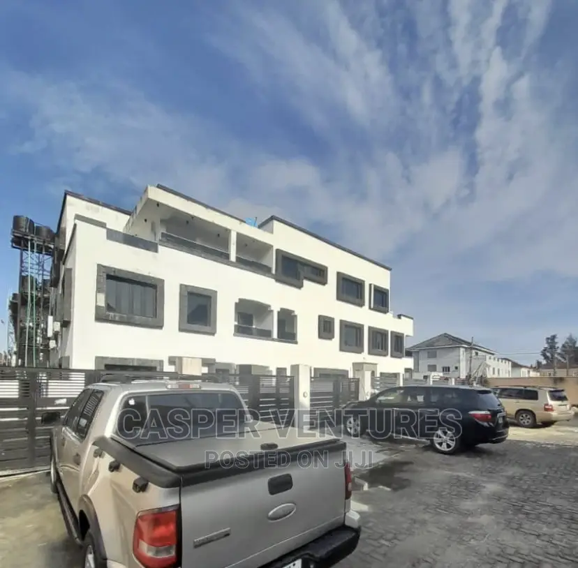 3bdrm Apartment in Chevron for rent