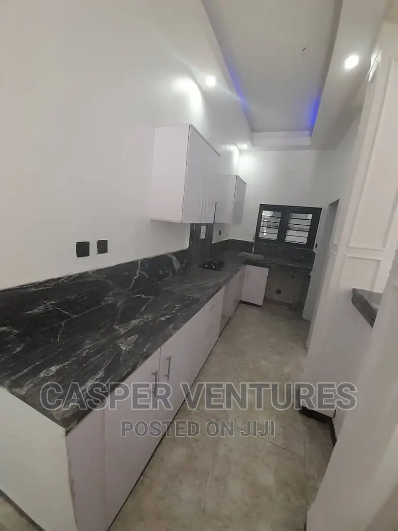 3bdrm Apartment in Chevron for rent