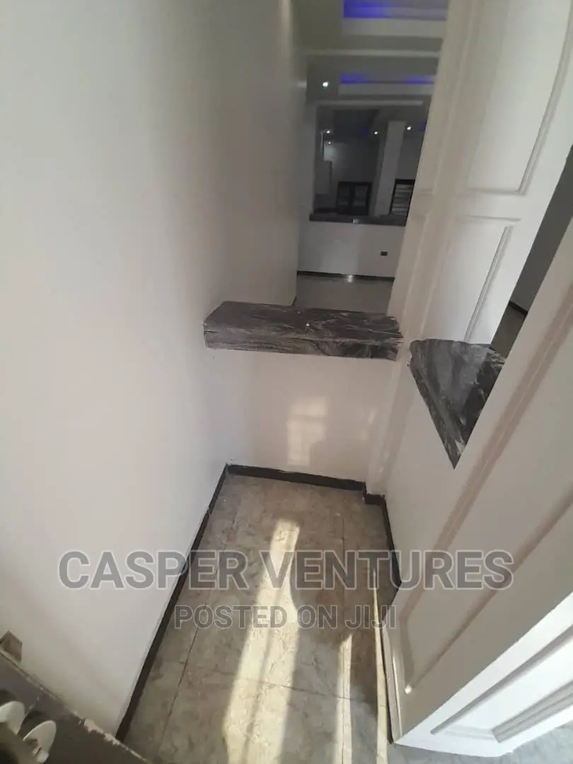 3bdrm Apartment in Chevron for rent