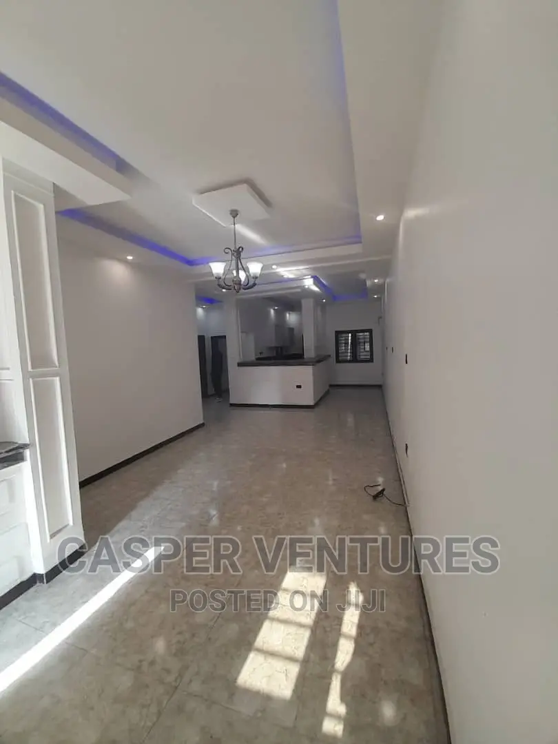 3bdrm Apartment in Chevron for rent