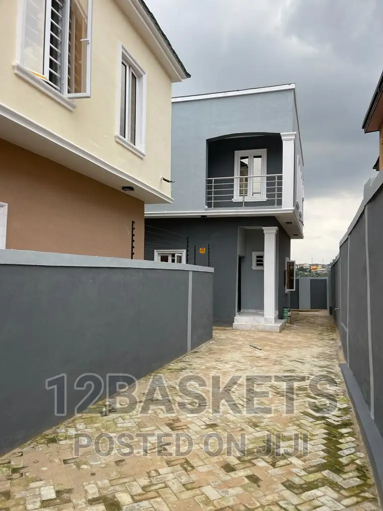 Furnished 4bdrm Duplex in Magodo Phase 1 for sale