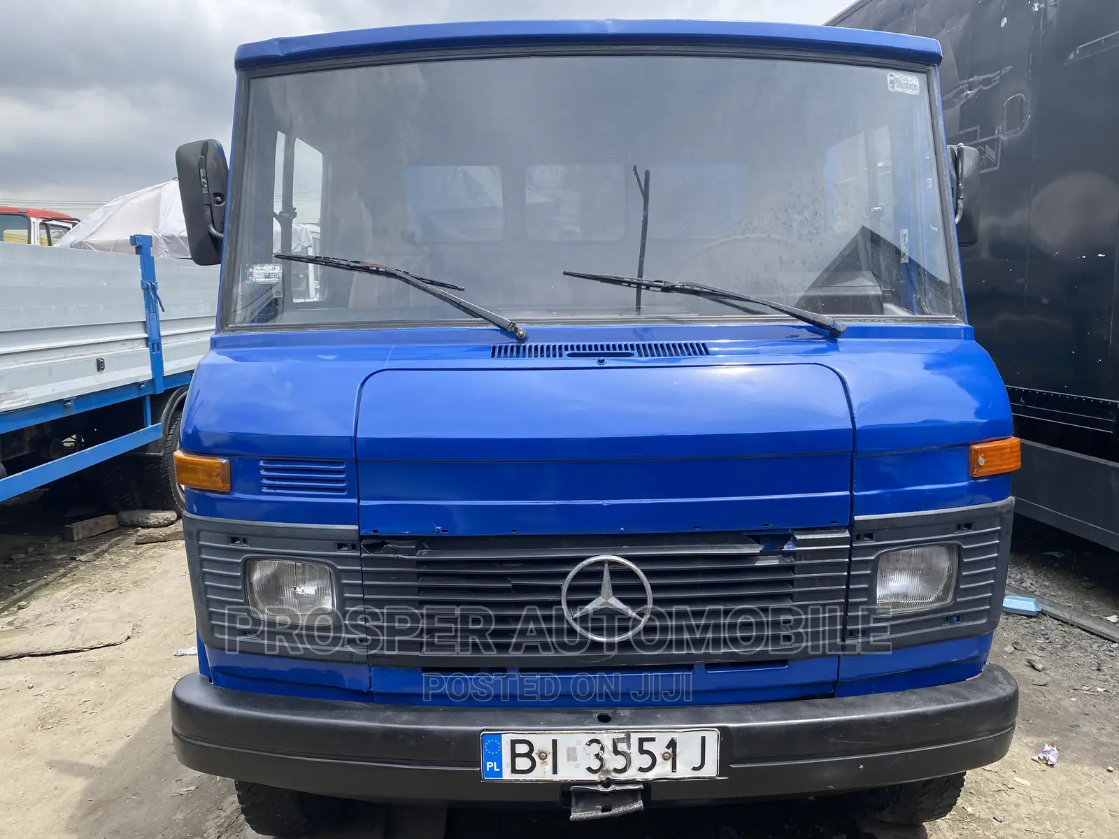 Mercedes Benz Pickup Truck 6080