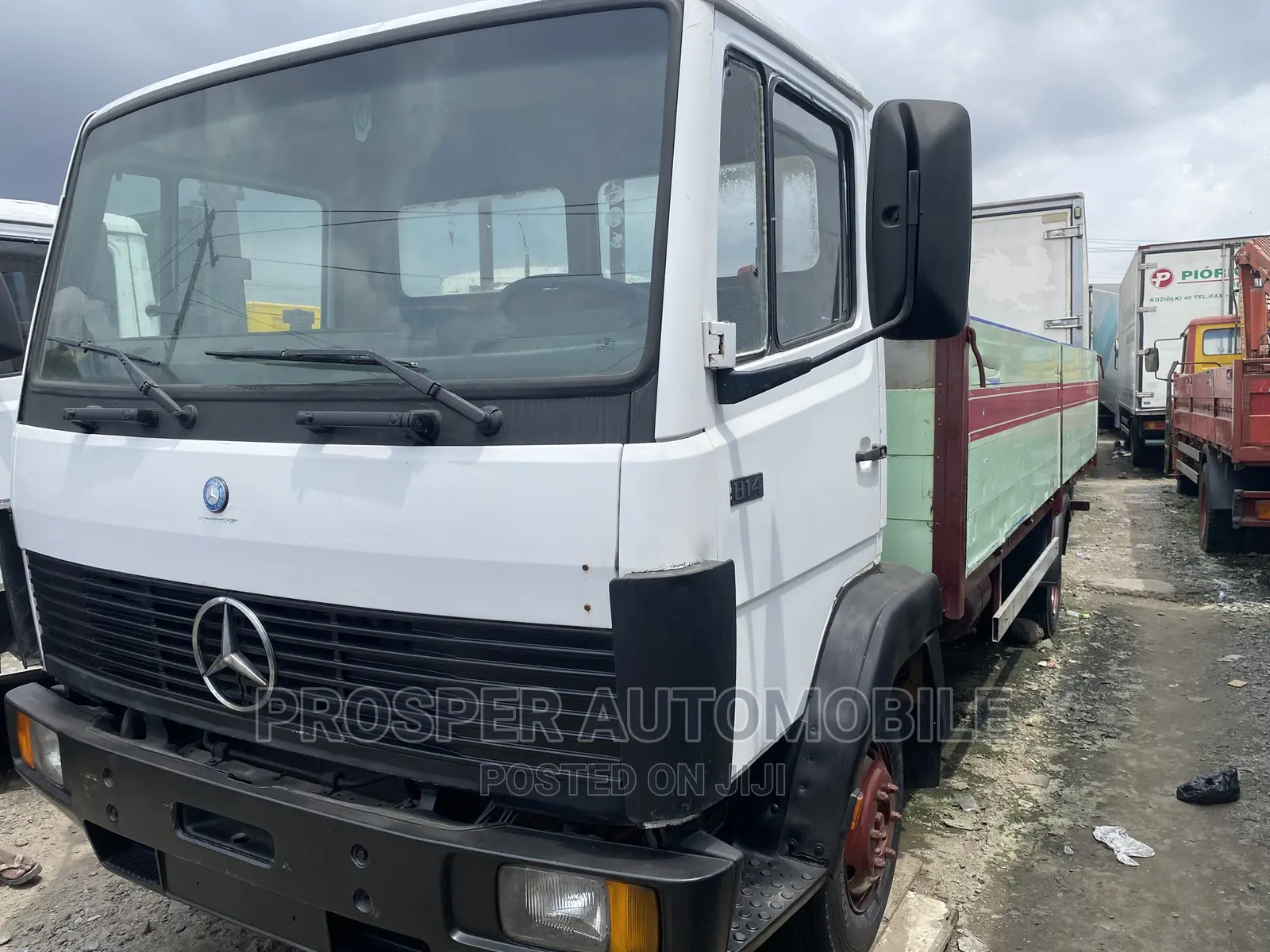 Mercedes Benz 814 Pickup Truck
