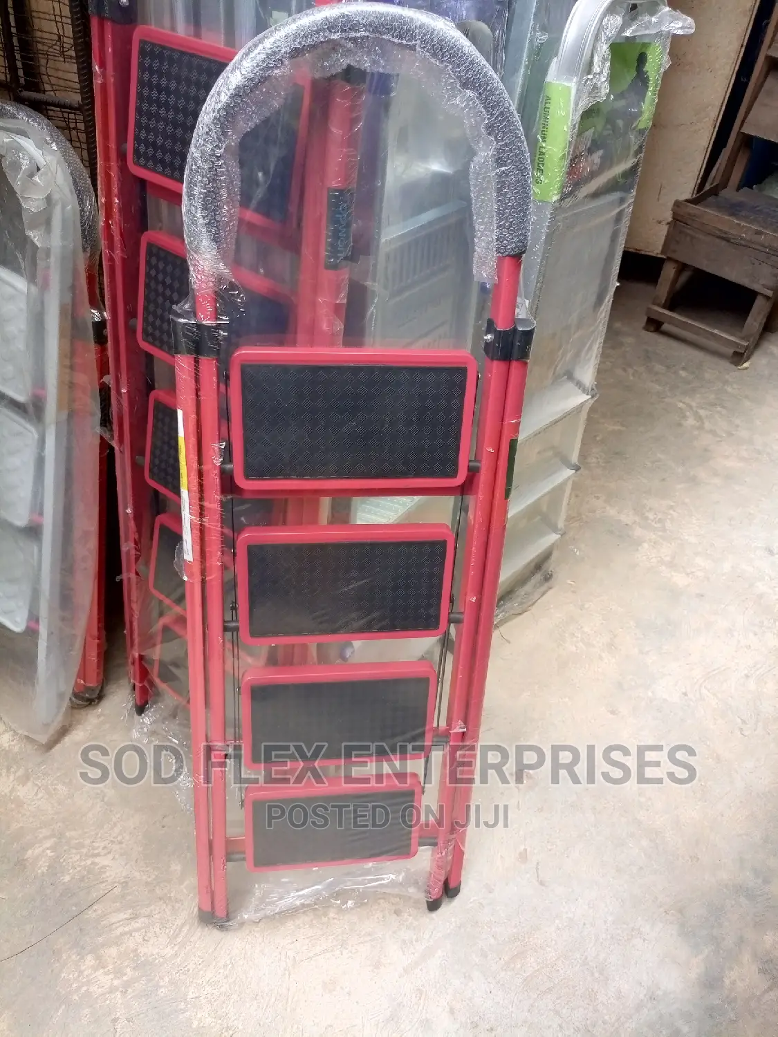 4 Steps Red a Ladder
