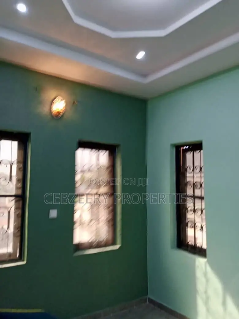 2bdrm Apartment in Magodo for rent