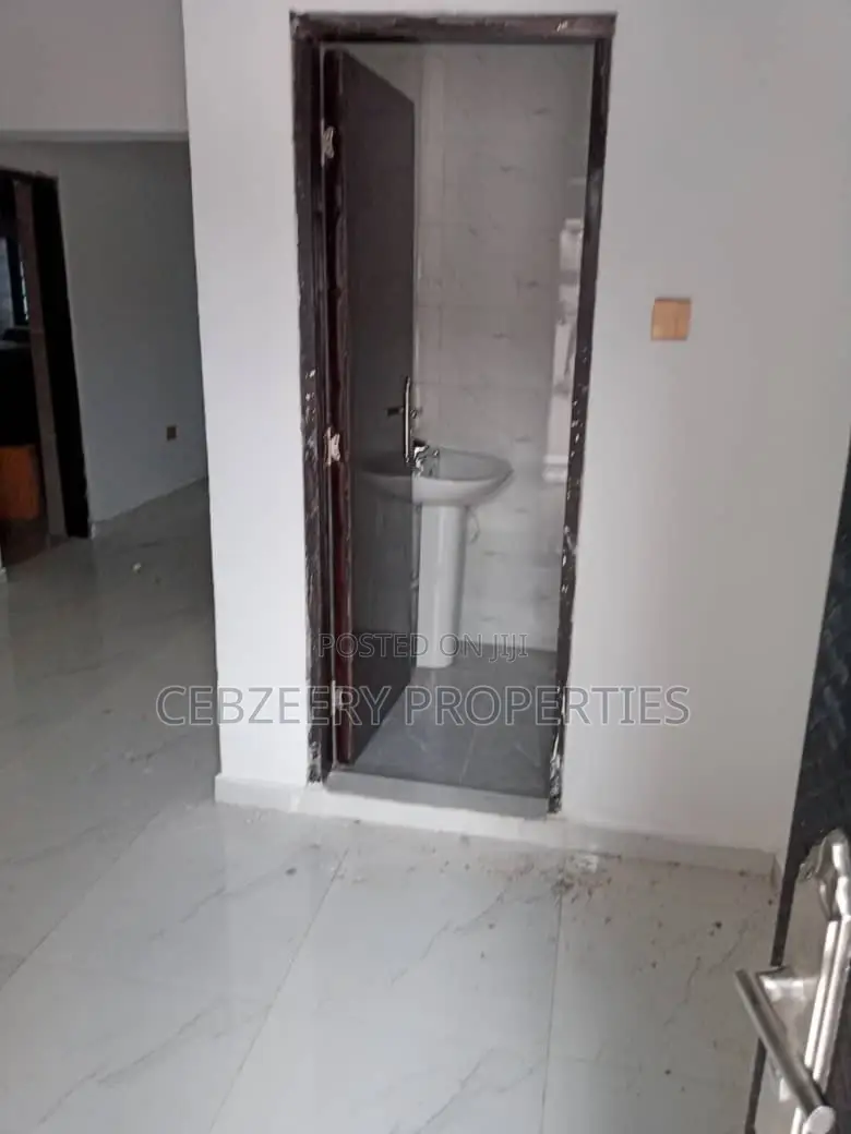 2bdrm Apartment in Magodo for rent