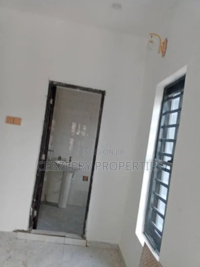 2bdrm Apartment in Magodo for rent