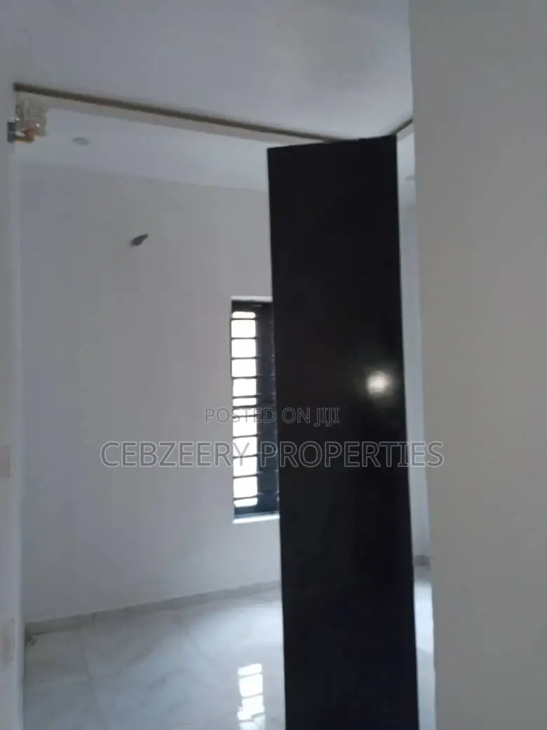 2bdrm Apartment in Magodo for rent