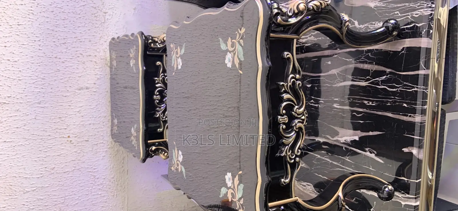Royal Home Center Table